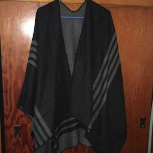 NWOT fabfitfun poncho.